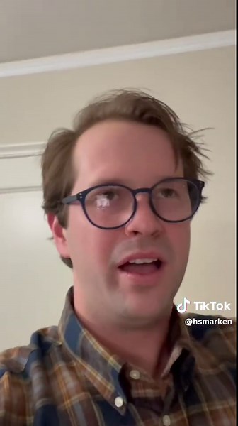 SUPER aggressive sneezes! #superman #dccomics #clarkkent #filmtok #movies