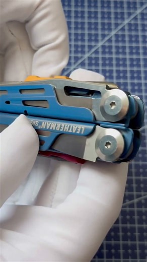 EDC Multitool - Leatherman Signal Cobalt (scissors mod.)