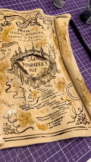 4.7K views · 43 reactions | From 25 minutes to 2 - Paint the Marauder’s Map with me  • • • • #cake #freehand #baker #design #cakedaysaweek #food #art #creative #cakecreation #baking #foodie #cakedaysaweekfavourites #cakestagram #cakesofinstagram #bakeninja #cakedecorating #cakedesigner #eeeeeats #glasgowcakes #paintwithme #handpainting #maraudersmap #harrypotter #luxury #harrypotterfan #luxuryevents #hareypottercake | Cake Days a Week | Facebook