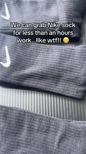 Built for Performance, Designed for Comfort!! Step up your daily routine with the Vivi Sports Nike Everyday Cushioned Socks, available in White, Black, and MultiColor options. Designed for UK sizes S to XL, these socks are perfect for training, gym sessions, or casual everyday wear. Key Features Dri-FIT Technology: Wicks away sweat to help keep your feet cool and dry. Thick Terry Sole: Adds extra cushioning for impact protection during intense workouts. Arch Band Support: Wraps your midfoot for 