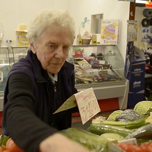 This 90-year-old grandmother has diligently run a fruit and vegetable stand since 1952! 👏🍎 via In The Know For more content: http://bit.ly/2BsvUPh | Yahoo Singapore