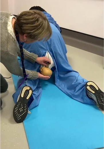 Midwifery Skills in Action: All Fours Birth Technique
