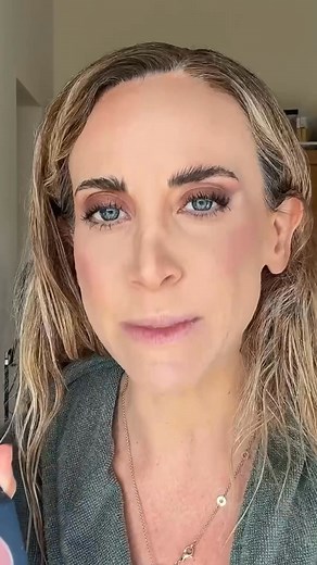 546K views · 4.9K reactions | Usando maquillaje de mkbyanaclau | Ana Claudia Cabrera Seldner | Facebook