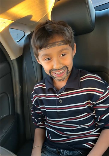 Funny learning lesson 1. To not care what people think 2. Don’t write on your face 😂 #funnykids #momlife #funny