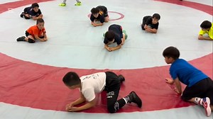 11K views · 546 reactions | 今日の水曜Methodは片足タックルの軸回転 相手の足を軸にしっかり1/2回転して死角にまわり込みましょう | A-TOP Method | Facebook