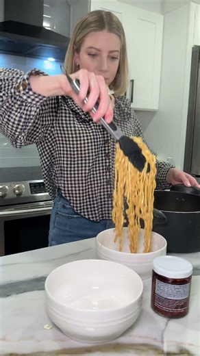 Easy weeknight ramen 🙌 ‪@taylorjackzen‬