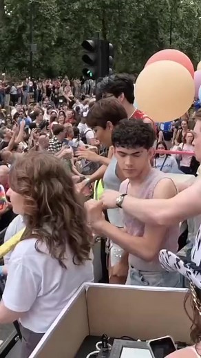 Love them loads ❤️ | Heartstopper