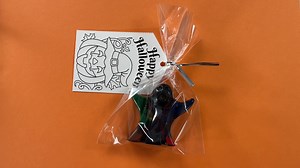 1.2K views | Transform traditional crayons into Halloween-themed crayons with these instructions on how to make shaped crayons. Tags are printable and easy to make. https://thecraftyblogstalker.com/shaped-crayons-halloween-printable/ | The Crafty Blog Stalker | Facebook