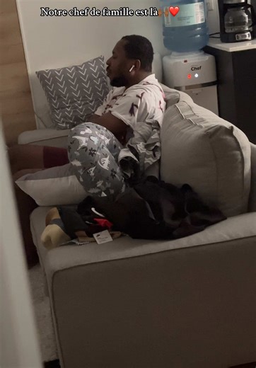 Une femme sage bâti sa maison mais n’a-t-elle pas besoin d’un partenaire sur qui elle peut se reposer en cas de fatigue?Que le Seigneur vous fasse grâce d’avoir à vos côtés un homme qui fléchit ses genoux pour votre maison🙏🏾❤️🙌🏾#couple#careme#canada_life🇨🇦#montreal#congolese#montrealtiktok#congo#kinshasa🇨🇩#priere#🙌🏾#pourtoii#fyp