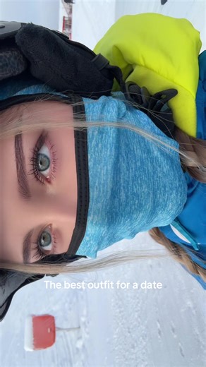 Best Date Outfit Ideas for Blondes