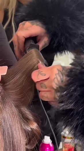 ABT ACCREDITED BLOWDRY & STYLING COURSES AVAILABLE NOW What’s included? • Hands-on blow-dry training on live models • Smooth, bouncy & voluminous styles • Curl techniques & pin curls • Sectioning, control & round-brush skills • Heat control, tools & long-lasting finishes • Client confidence accredited certificate ALL THIS FOR JUST £500‼️ #booknow #hairtransformation #career #hairdressingtraining #beyourownboss👑