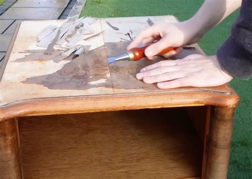 Giving New Life to a Trash-Bound Table | Flipping Drawers