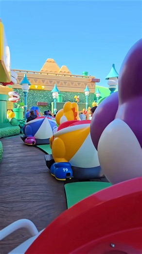 LOOK at all the different color Yoshis! What's YOUR favorite color? 🎨 #yoshi #nintendo #epicuniverse