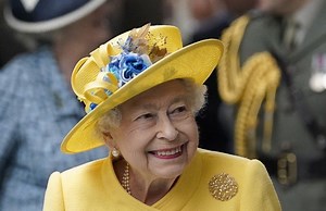 Jubilé d’Elisabeth II : la reine prend le thé avec l'ours Paddington dans un sketch décalé (Vidéo) - Elle