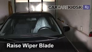 Front Windshield Wiper Blade Change: 2001 Audi A3 TDI 1.9L 4 Cyl. Turbo Diesel