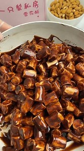 1.7M views · 10K reactions | Crunchy, light, and absolutely delicious! ❄️ Snowflake Crisps are the must-try cookie of the season.  Don’t be the last to join the craze! ✨ #oreo #Halloween #usareels #usa_tiktok #easyrecipes #usa | Daily Recipe Haven | Facebook