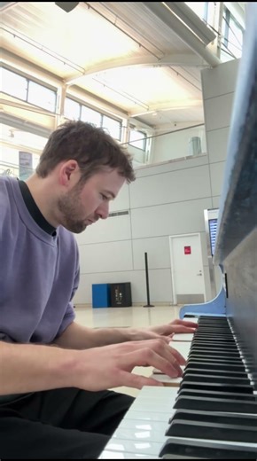 I also take song requests, what next? #publicpiano #stopscrolling #acoustic