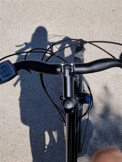 Alizé Cornet on Instagram: "Et c'est ainsi que l'été s'achève bientôt 🥲🥲 Vous aussi vous vous demandez comment ça a pu passer aussi vite ? And just like this, that's how summer comes soon to an end 🥲🥲 Anyone else wondering how did it go so fast ? 1) Festival le bal des fous sur le thème des mille et une nuits ✨️ 2) 3) Du temps de qualité avec les copines 👯‍♀️ 4) Jamais loin du terrain 🎾 5) 6) 7) Selfies hall d'entrée diverses et variés 📷 8)