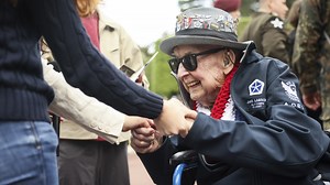 Papa Jake: WWII Veteran and TikTok Star Dies at 102 – Archyde