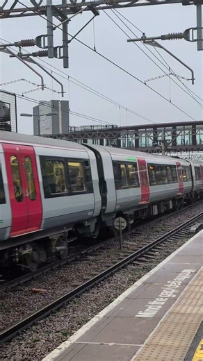 Class 720s speed out of Stratford 5/2/26