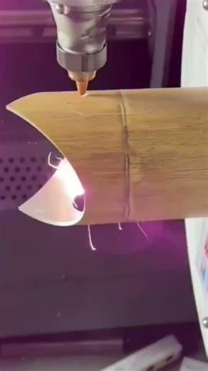 Metal Pipe Cutting with High-Speed Laser Cutter#LaserCutting #MetalPipe #FactoryProcess