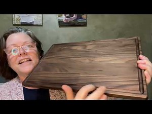 My top reasons to LOVE this Walnut Cutting Board!