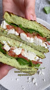 COMPARTE el más rico PAN DE AGUACATE3 ingrediente/ Sin harinas / Singluten INCREÍBLEMENTE delicioso !!!! es un pan muy rico!! 🤩⠀Dale LIKE, GUARDA esta receta rica de pan saludable , ETIQUETA con quién la compartirías porqué te va a encantar.Ingredientes:👉1 aguacate👉1 huevo👉40 g de queso mozzarella rallada👉sal y sésamo negro (opcional)👉Chafa el aguacate, huevo y queso en un bol hasta formar una masa húmeda.👉Coloca en un molde circular sobre la bandeja de tu airfryer. 👉Cocina en la airfrye