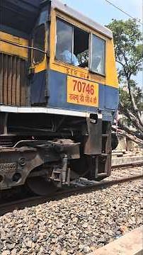 EMD Shunting the Empty LHB Rake to Coaching Depot| EMD Vs EMU Parallel Run #shorts #wdg4d #train