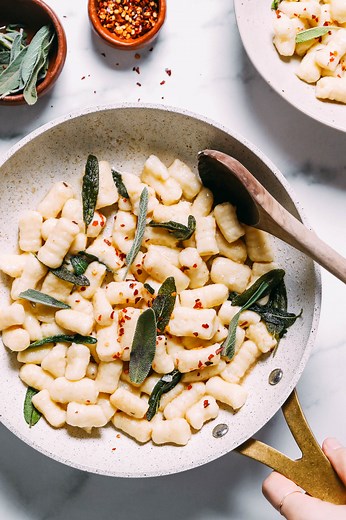 Fluffy Gluten-Free Gnocchi (4 Ingredients!)