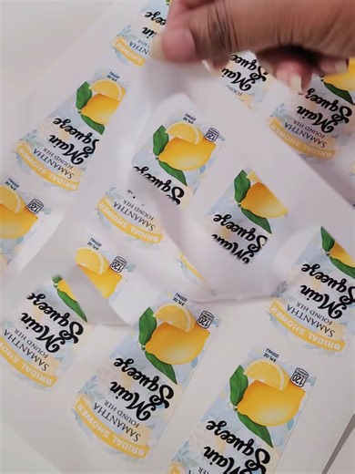 She found her main squeeze bridal shower favor. Personalized lemonade label using Party Printables Vinyl #prettypartyandcrafty #partyprintablespaper #partyprintablesvinyl