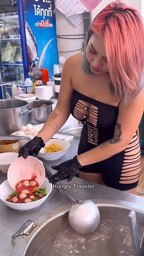 Beautiful Chef Selling Noodles -Thai Street Food | Hungry Traveler