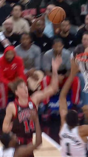 1.4M views · 2.5K reactions | Replay that! Victor Wembanyama denies it to keep his streak of 95 straight games with a block! 略 SAS-CHI • LIVE on NBA League Pass ➡️ https://www.nba.com/how-to-watch-game-redirect/0022500202?partnerRef=NBA&platform=Facebook&surface=Post | NBA | Facebook