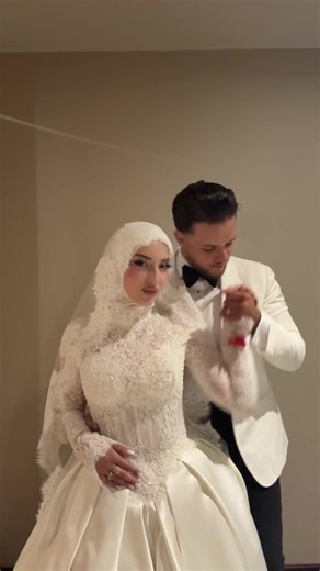 Amine (@aminekamberi)’s video of Lace Wedding Dress