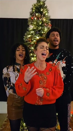 SAMANTHA THE BOMB on Instagram: "Merry Christmas to all 🎄"