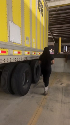 What is linehaul #truckdriver #truckerlife #ladytruckers #cdlschool #18wheeler #cdl #truckHer #fypシ | Jazmyne Williams