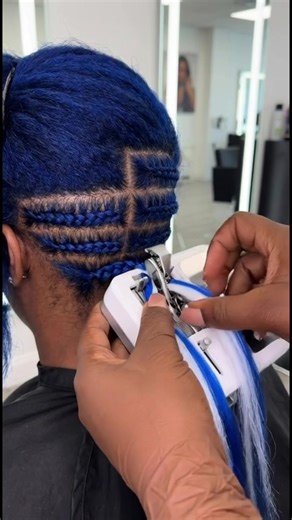 Precision in braiding #hairstyle #HairInspo #braidingmachine #protectivestyles