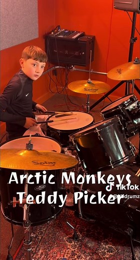 Arctic Monkeys Perform Teddy Picker in Soundproof Studio