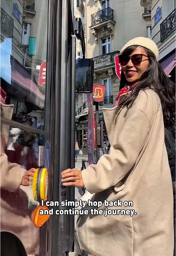 Luxury Bus Tour Experience in Paris