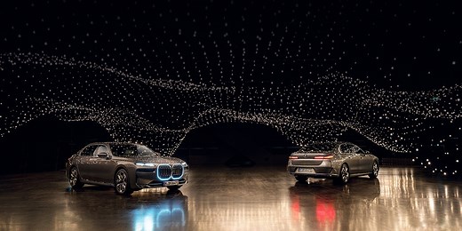 Visualizing the invisible: Rafael Lozano-Hemmer’s art installation “Pulse Topology” | BMW.com