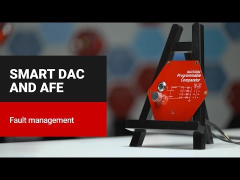 Programmable comparator using smart DAC