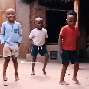 1.2M views · 72K reactions | Olá, pessoas!  Passando para desejar uma excelente noite a todos vocês no swing e molejo desses pequenos, que são exemplo de alto astral. Dança que os seus males espanta, que a sua energia renova e a felicidade vem.  Há dentro de todos nós uma criança feliz, se solta e balança que ela desperta. 浪朗 BORA lá ser mais feliz!!  | Geraldo Rufino | Facebook