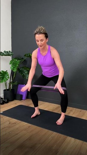 How to Fix Knee Pain During Squats (My Training Trick that Always Works)