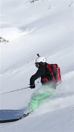 Powder freeriding Sierra nevada