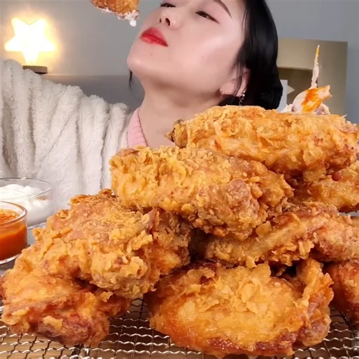 Delicious Mukbang Fried Chicken Experience