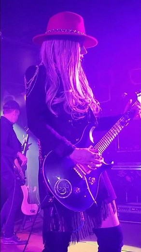 Orianthi (live)