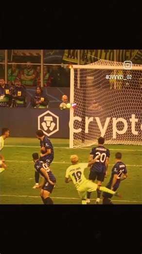 تصميم 😍 لامين يامال 😍.