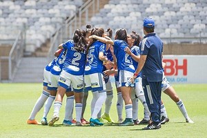 Cruzeiro mantém base e anuncia renovação com 14 jogadoras do time feminino