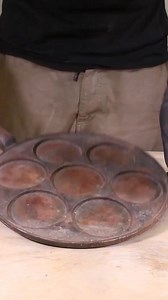 I restored a rusty cast iron pan 🥘 #CastIronRescue #DIYRestoration #UpcycleProject #RustyToGlam #HomeCooking #KitchenHacks | OddTinkering