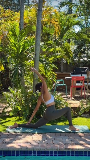 Vivienne Czajka | Yoga & Wellness | Flow Your Way Into the Splits🤸🏽‍♀️ If you’ve been trying to get your splits for a while and feel stuck, this is for you. Instead of... | Instagram