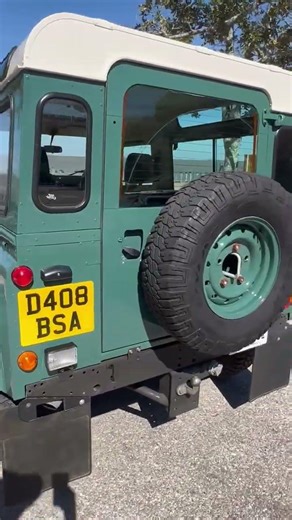 1986 Land Rover 90 walk-around